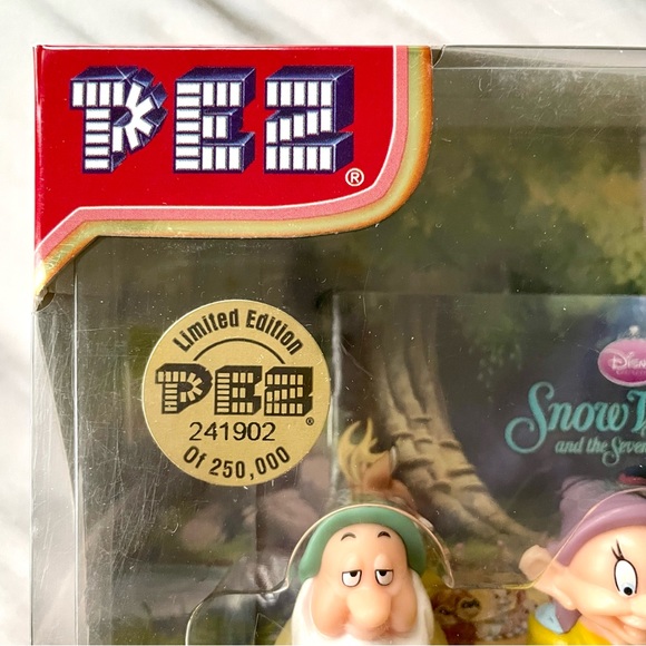 PEZ•NIB•Sealed•Snow White and the 7 Dwarfs•Collector’s Series•Storybook Incl.📖 - Picture 6 of 12